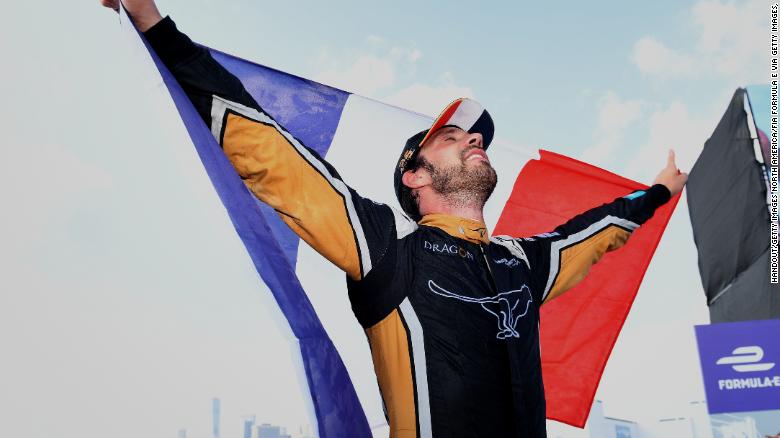 Jean-Eric Vergne triumphed for France on the day before his country play Croatia in football&#39;s World Cup final.