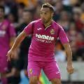 WOLVERHAMPTON, ENGLAND - AUGUST 04: Santi Cazorla of Villareal runs with the ball during the pre-season friendly match between Wolverhampton Wanderers and Villareal at Molineux on August 4, 2018 in Wolverhampton, England. (Photo by David Rogers/Getty Images)